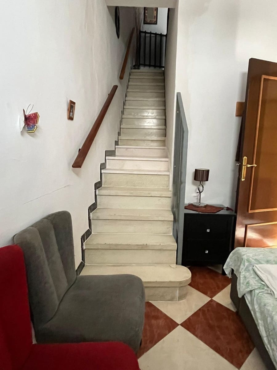 4 slaapkamer Huis te koop in Pilas - € 130.000 (Ref: 9452210)