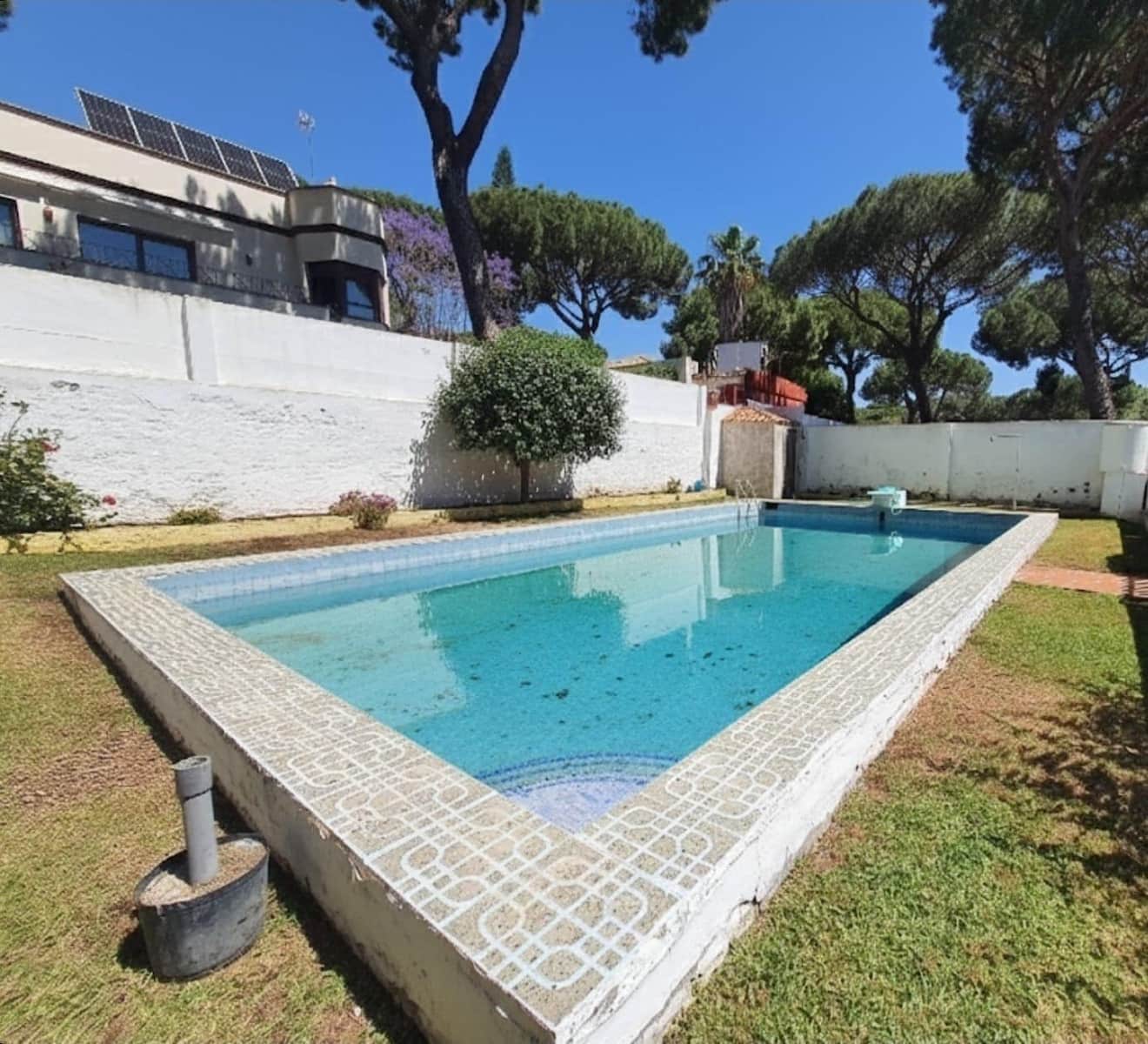 4 bedroom Villa for sale in Alcala de Guadaira with pool garage - € 339,000 (Ref: 9456341)