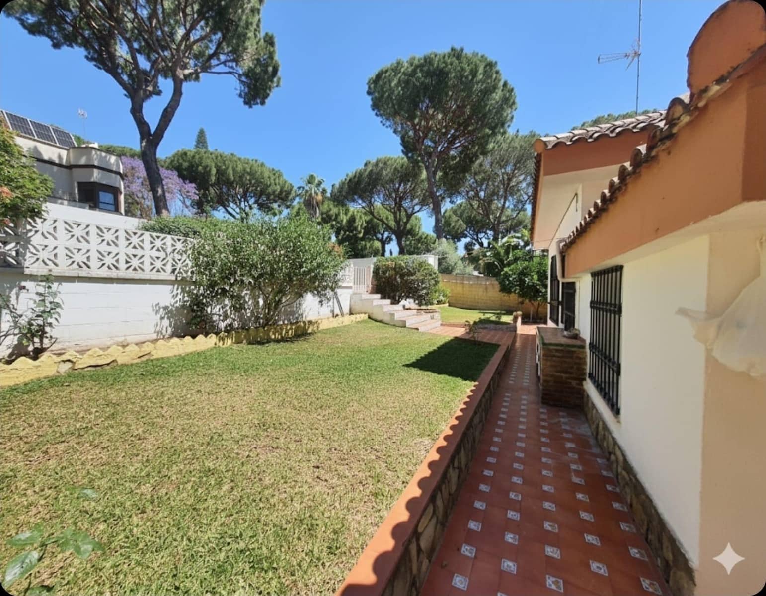 4 bedroom Villa for sale in Alcala de Guadaira with pool garage - € 339,000 (Ref: 9456341)