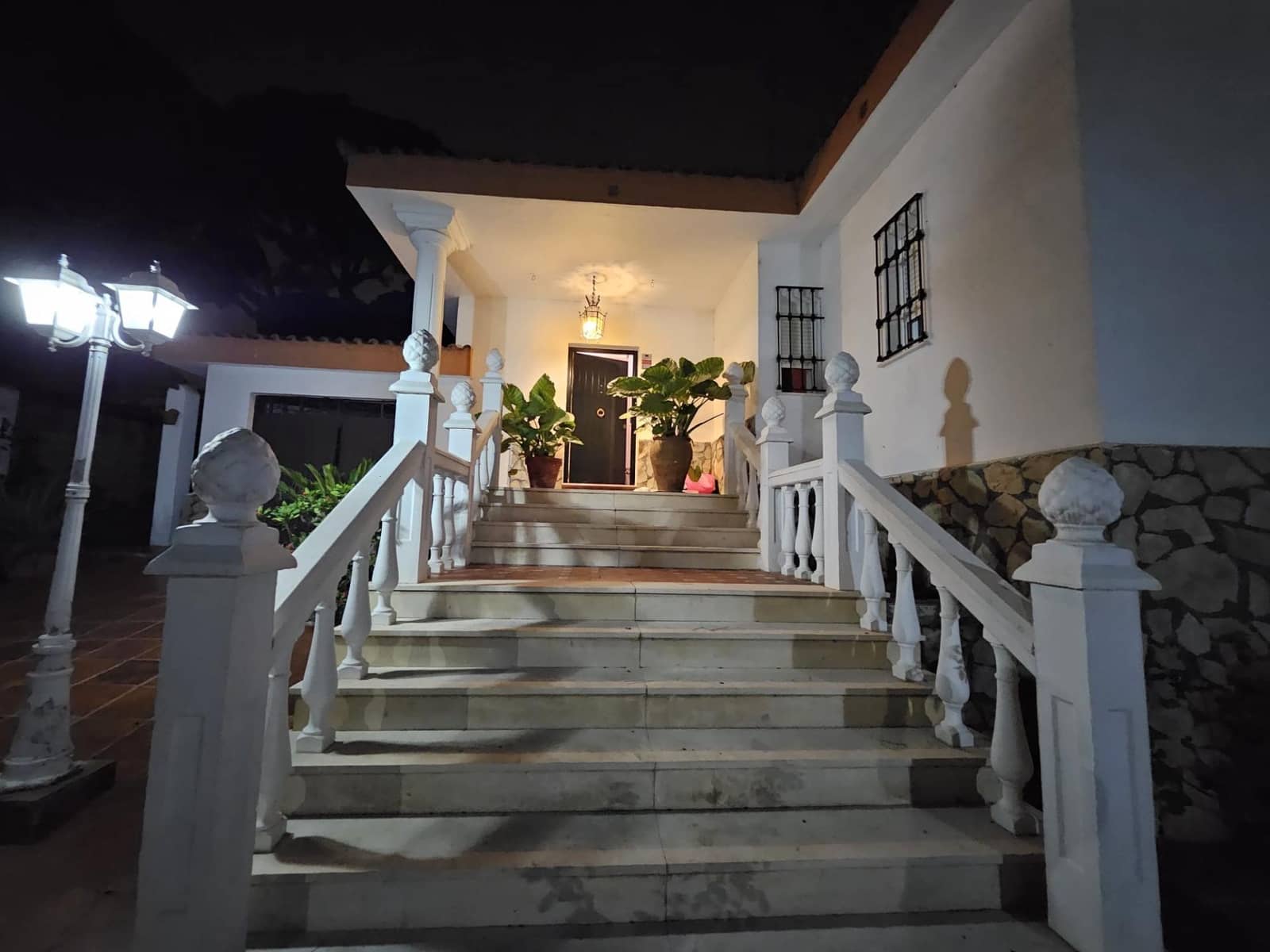 4 bedroom Villa for sale in Alcala de Guadaira with pool garage - € 339,000 (Ref: 9456341)