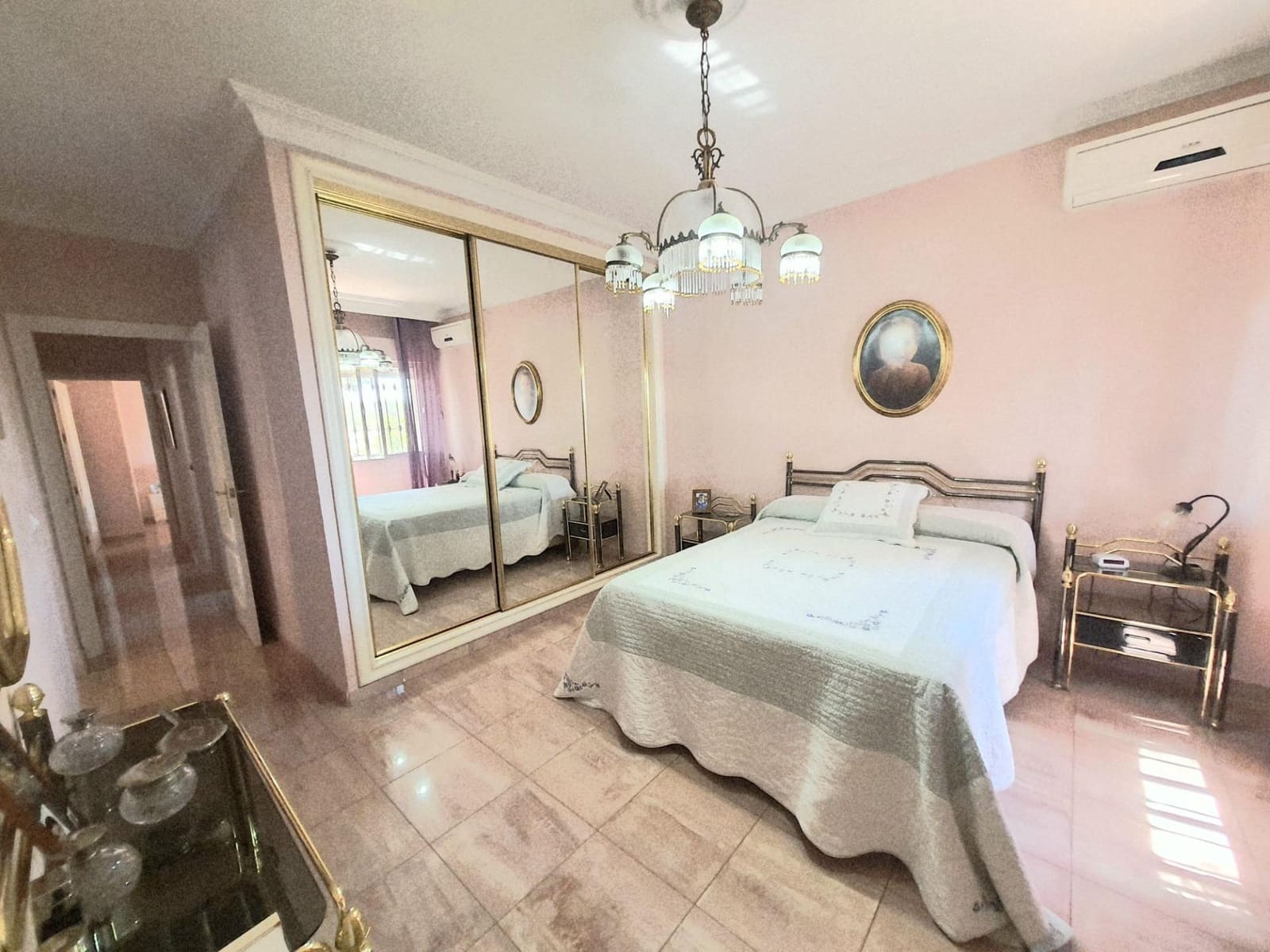 4 bedroom Villa for sale in Alcala de Guadaira with pool garage - € 339,000 (Ref: 9456341)