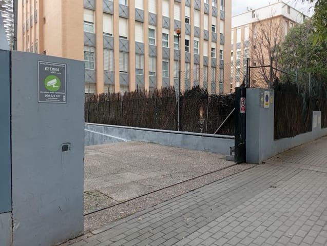 Garagem para venda em Sevilha cidade - 24 900 € (Ref: 9456342)