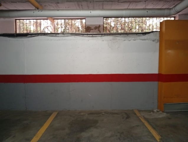 Garage till salu i Sevilla stad - 21 700 € (Ref: 9456342)