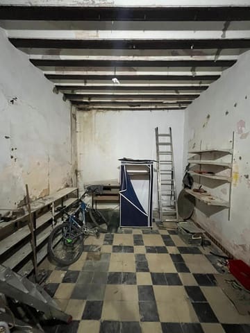 4 soverom Hus til salgs i La Palma del Condado - € 180 000 (Ref: 9456345)