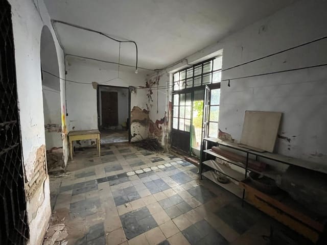 4 soverom Hus til salgs i La Palma del Condado - € 180 000 (Ref: 9456345)