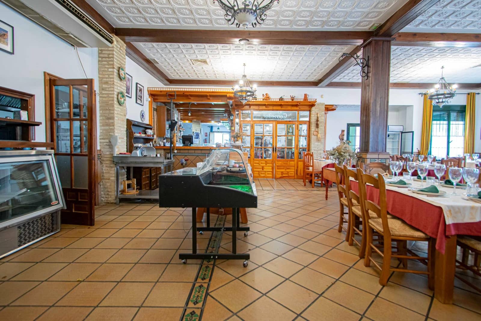 3 sypialnia Komercyjne na sprzedaż w Castilblanco de los Arroyos z garażem - 699 000 € (Ref: 9462436)