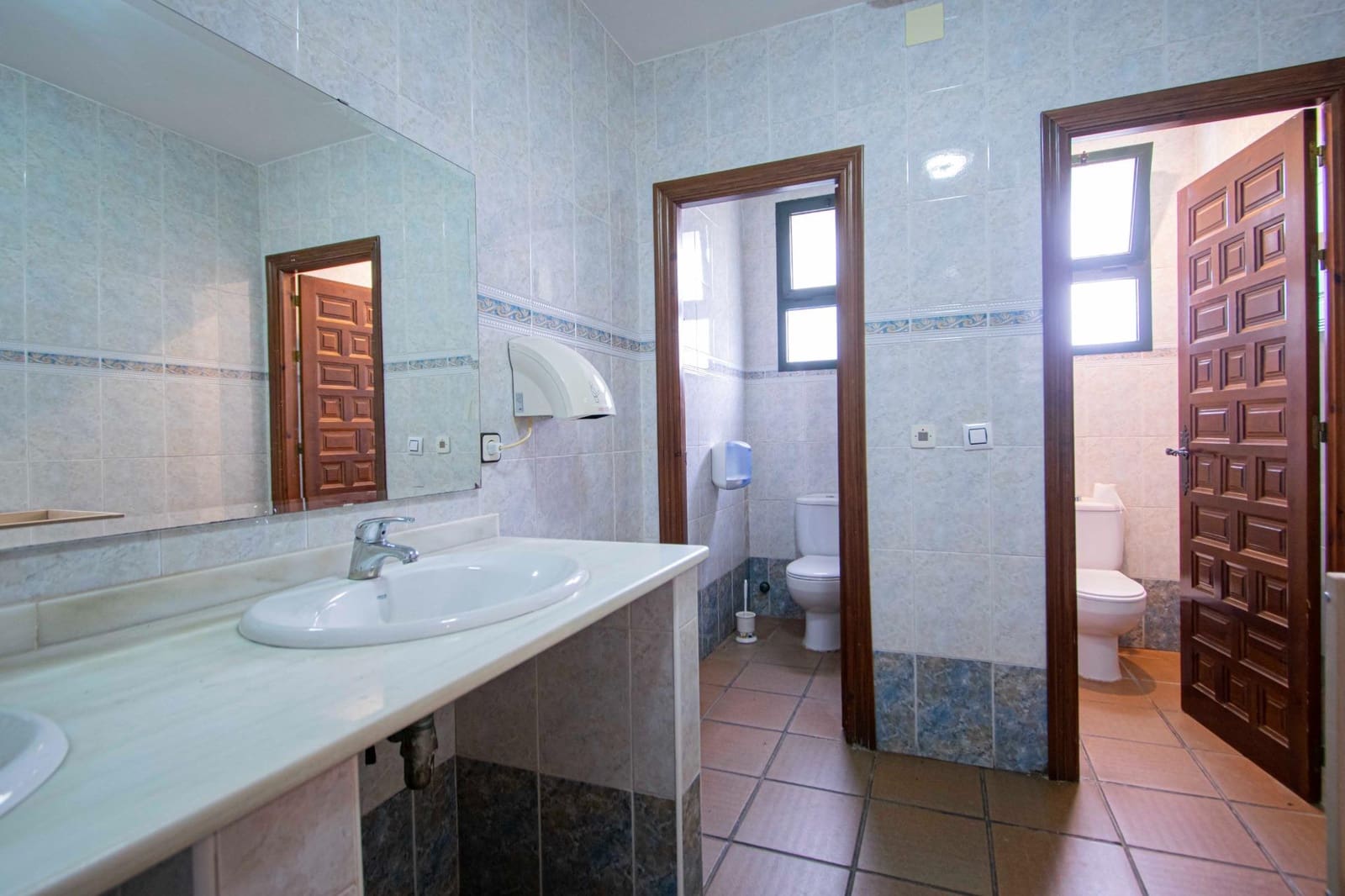 3 sypialnia Komercyjne na sprzedaż w Castilblanco de los Arroyos z garażem - 699 000 € (Ref: 9462436)