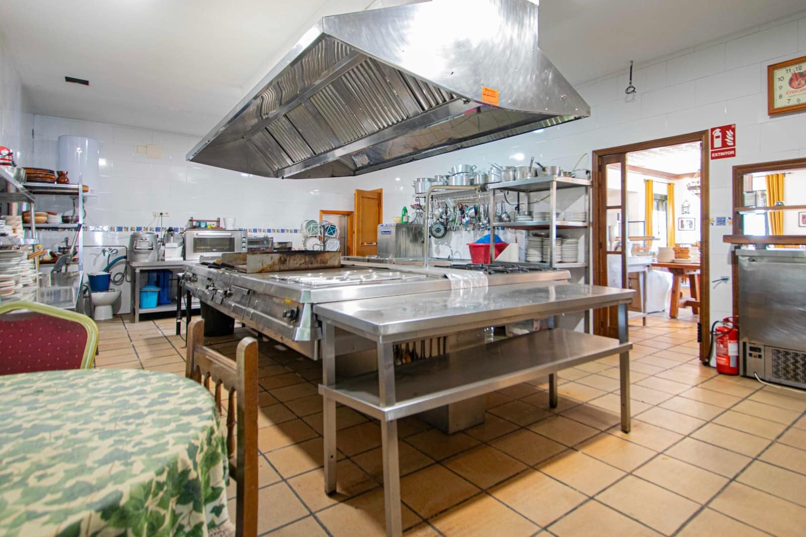 3 bedroom Commercial for sale in Castilblanco de los Arroyos with garage - € 699,000 (Ref: 9462436)