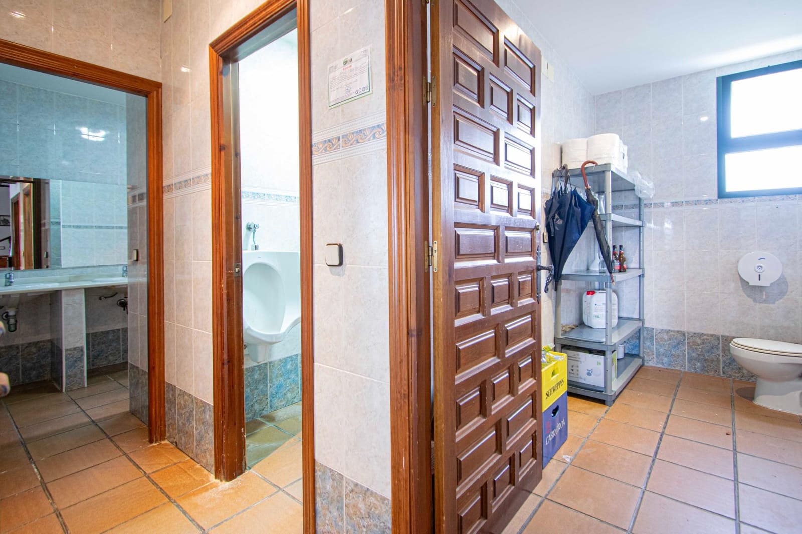 3 bedroom Commercial for sale in Castilblanco de los Arroyos with garage - € 699,000 (Ref: 9462436)