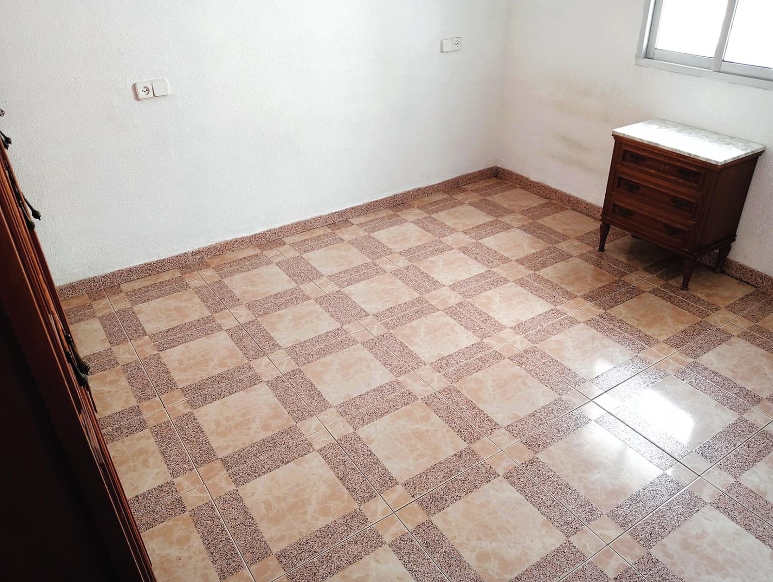 2 soveværelse Lejlighed til leje i Camas - € 650 (Ref: 9462439)