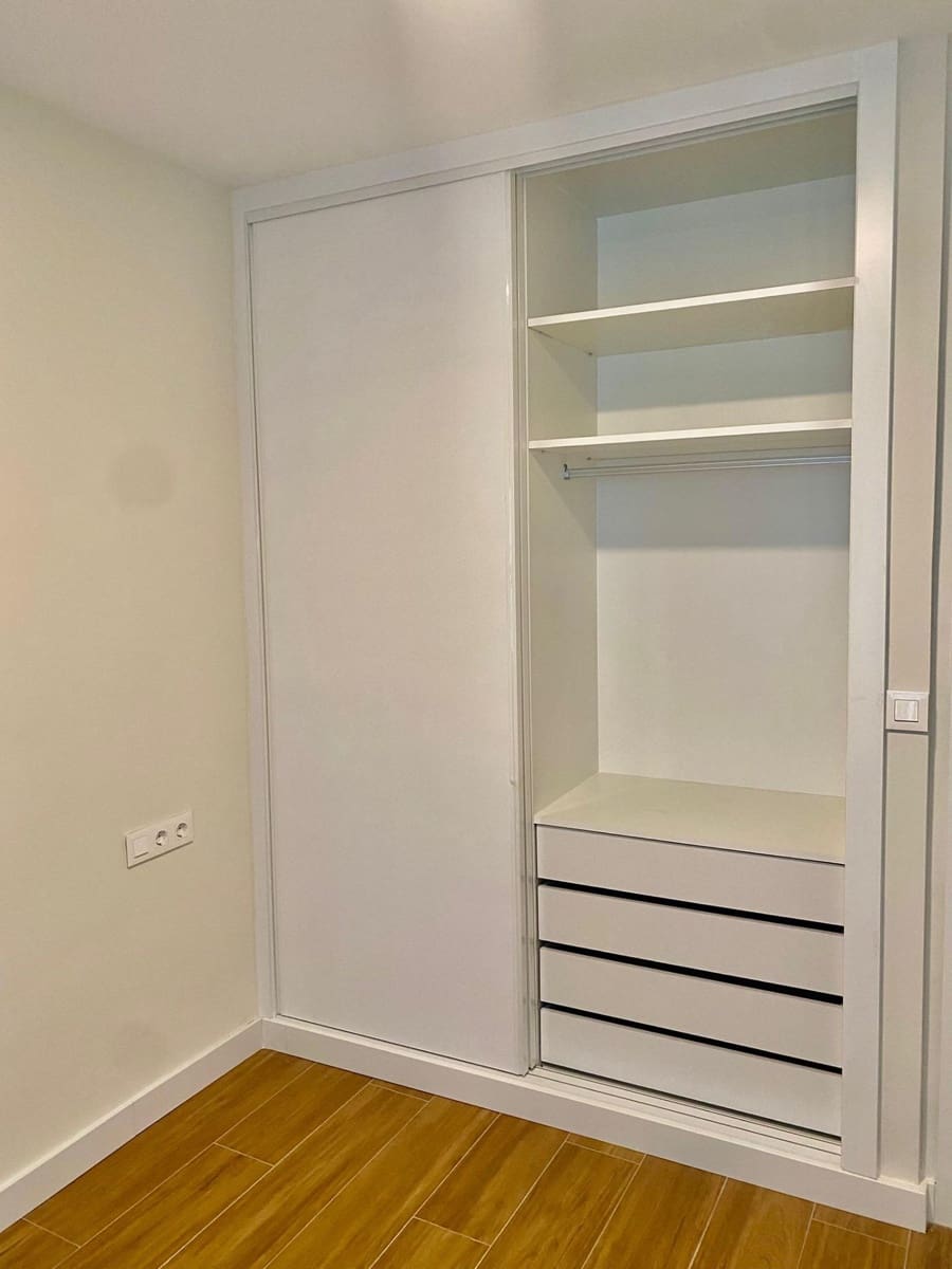 3 quarto Apartamento para arrendar em Sevilha cidade com piscina - 1 650 € (Ref: 9468523)