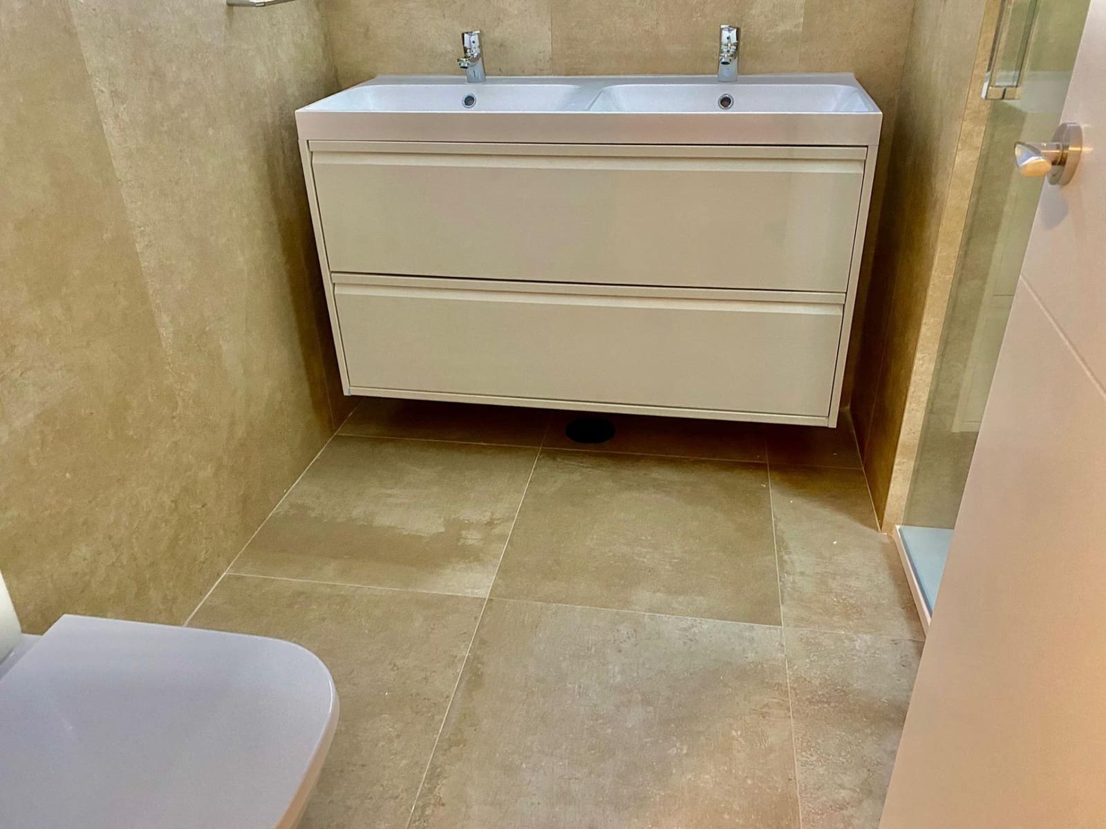 3 quarto Apartamento para arrendar em Sevilha cidade com piscina - 1 650 € (Ref: 9468523)