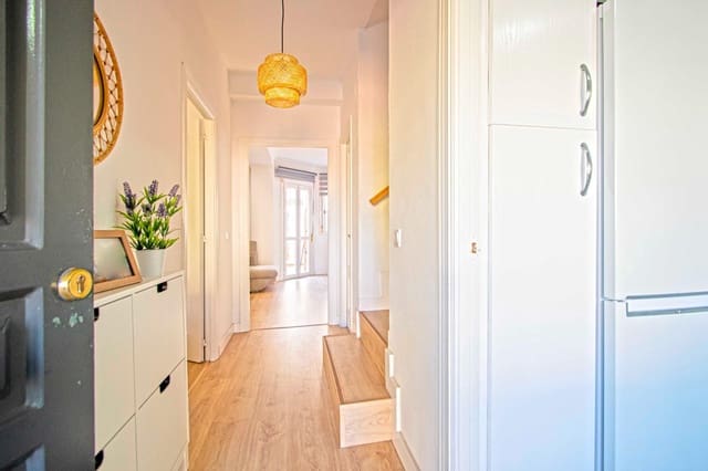 4 bedroom Terraced Villa for sale in Mairena del Aljarafe - € 290,000 (Ref: 9473036)