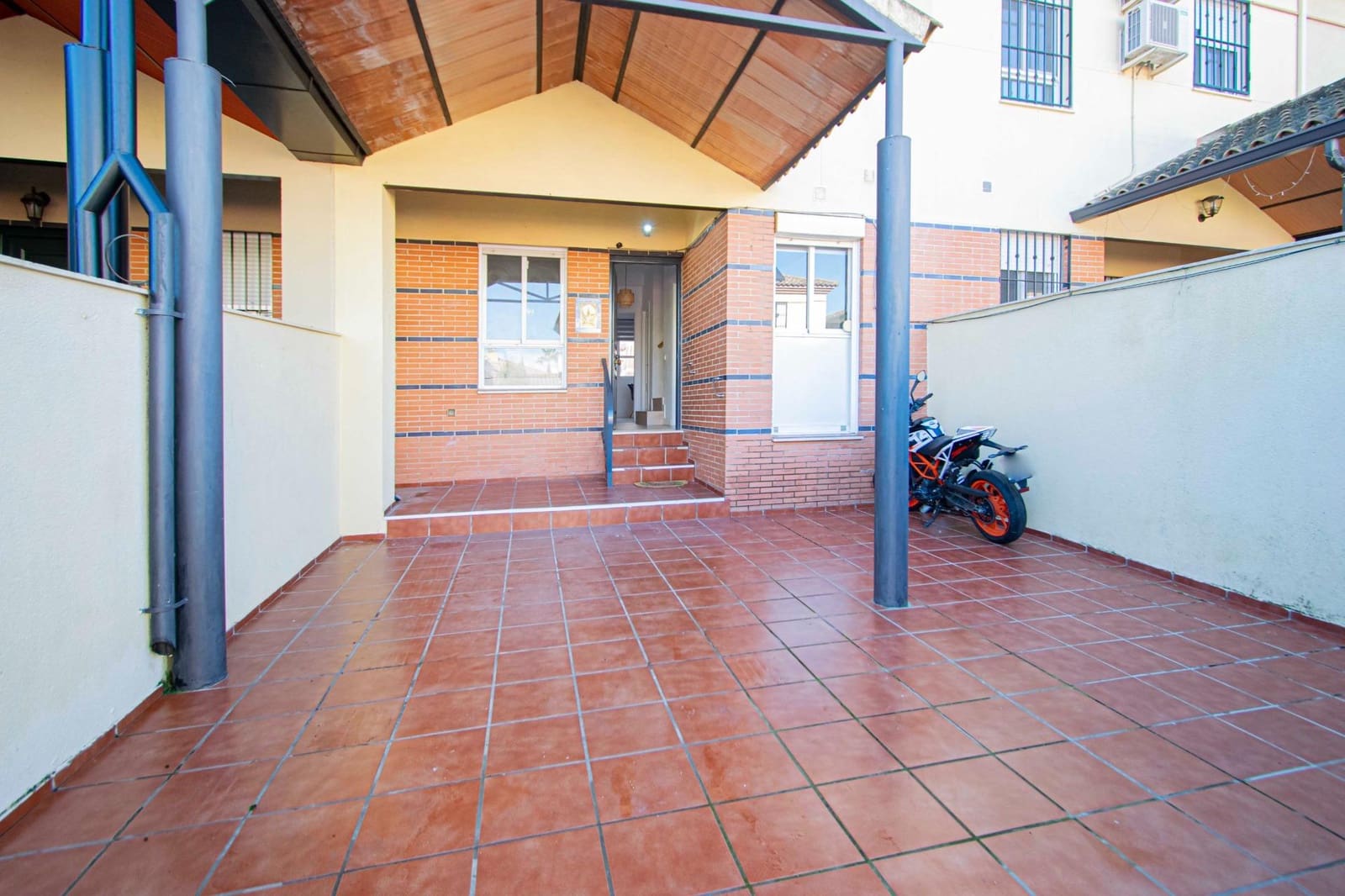 Adosado de 4 habitaciones en Mairena del Aljarafe en venta - 290.000 € (Ref: 9473036)