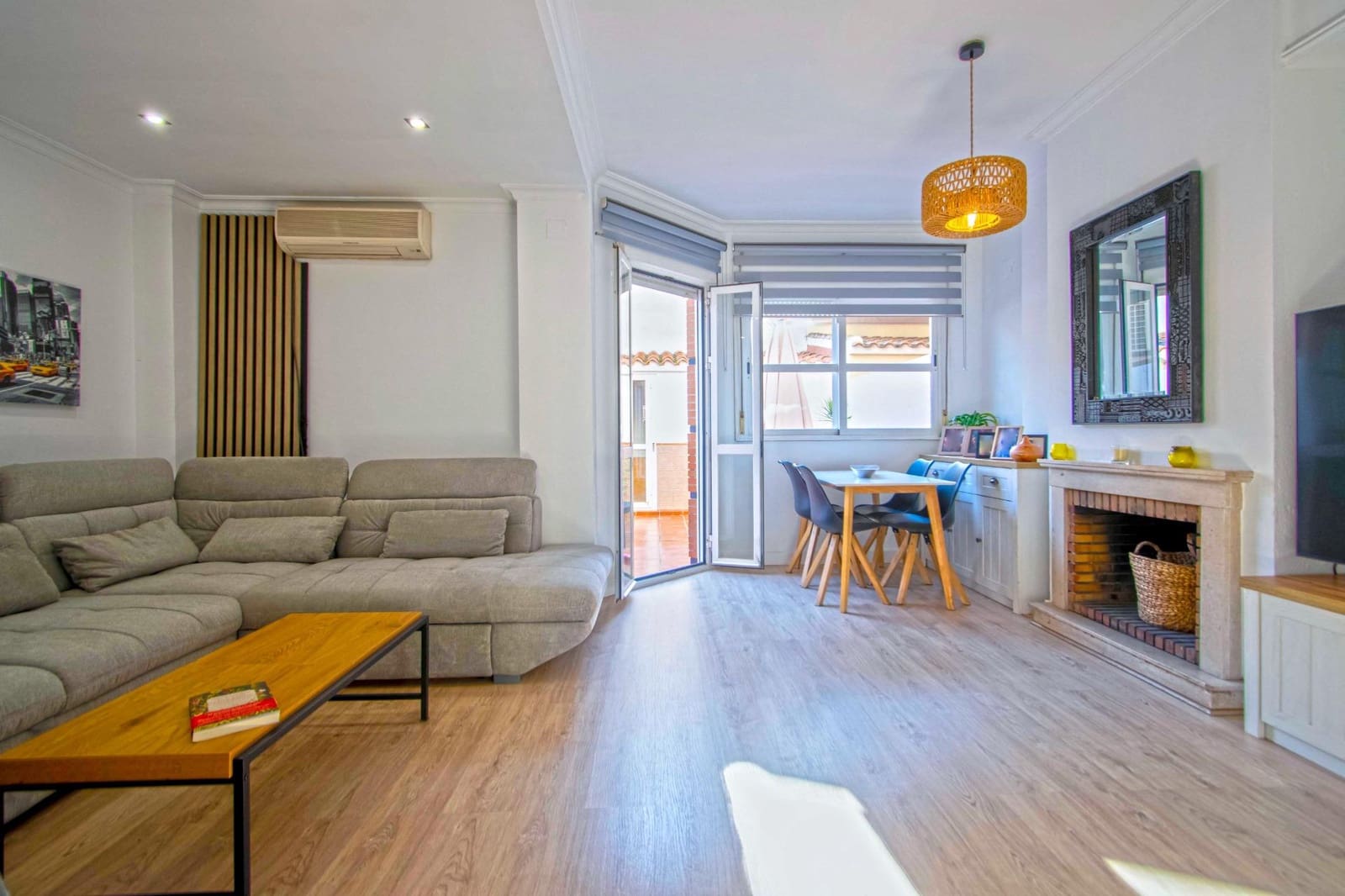 Adosado de 4 habitaciones en Mairena del Aljarafe en venta - 290.000 € (Ref: 9473036)