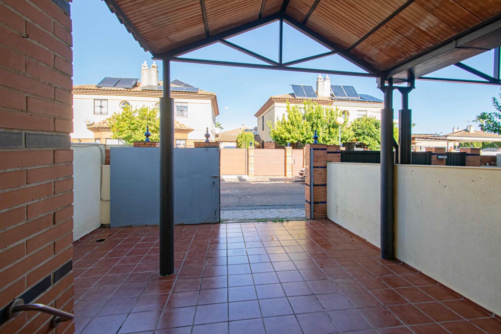 Adosado de 4 habitaciones en Mairena del Aljarafe en venta - 290.000 € (Ref: 9473036)