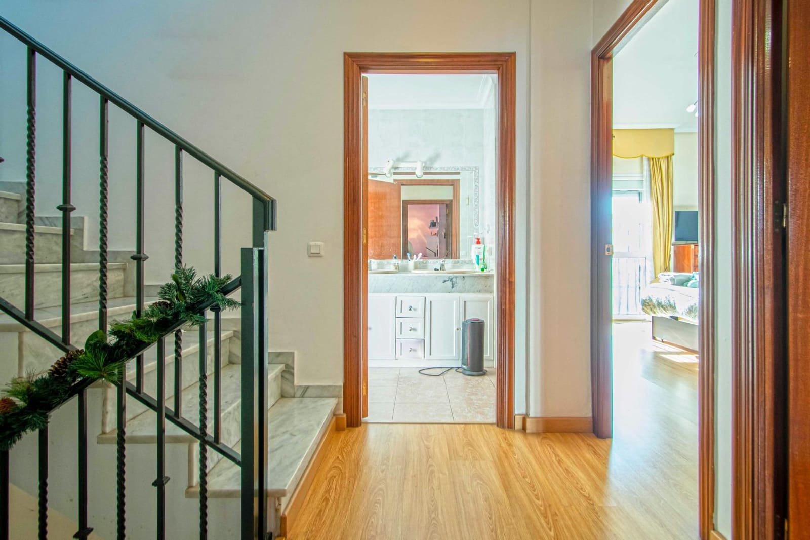 4 sovrum Radhus till salu i Sevilla stad - 414 520 € (Ref: 9473037)