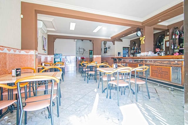 3 quarto Comercial para venda em Alcalá de Guadaira - 270 000 € (Ref: 9474252)