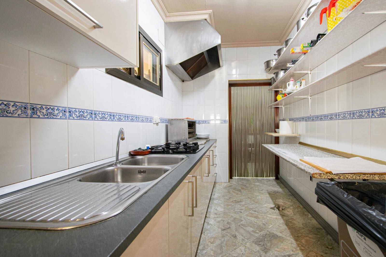 3 chambre Local Commercial à vendre à Alcala de Guadaira - 270 000 € (Ref: 9474252)