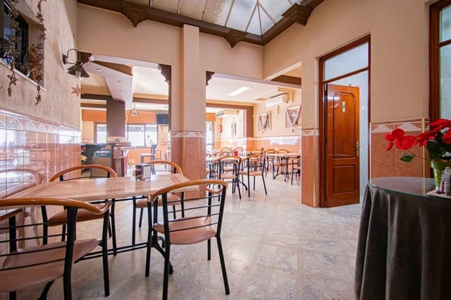 3 bedroom Restaurant/Bar for sale in Alcalá de Guadaira - € 270,000 (Ref: 9474253)