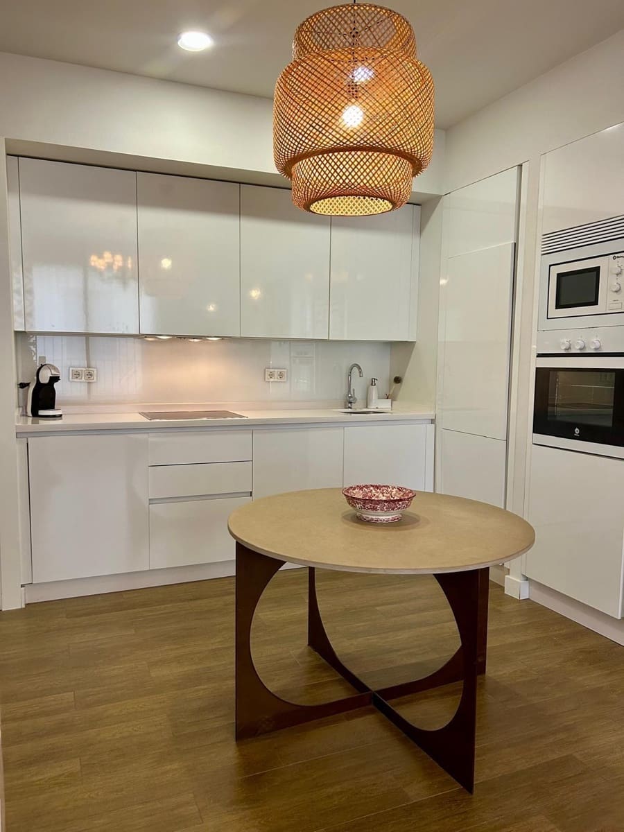 1 bedroom Apartment for rent in Seville city - € 950 (Ref: 9476195)