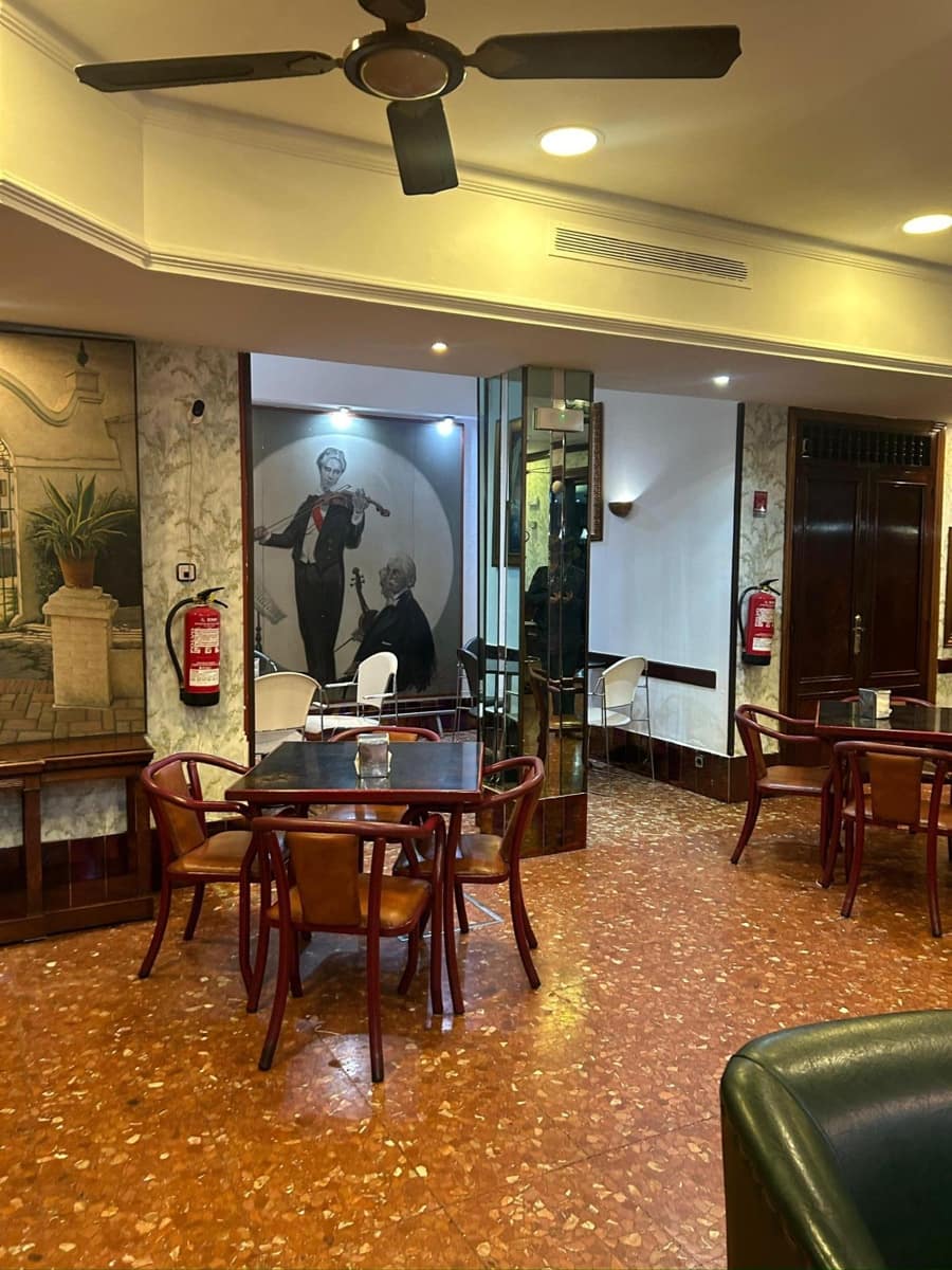 Gewerbe zu verkaufen in San Juan de Aznalfarache - 280.000 € (Ref: 9481254)