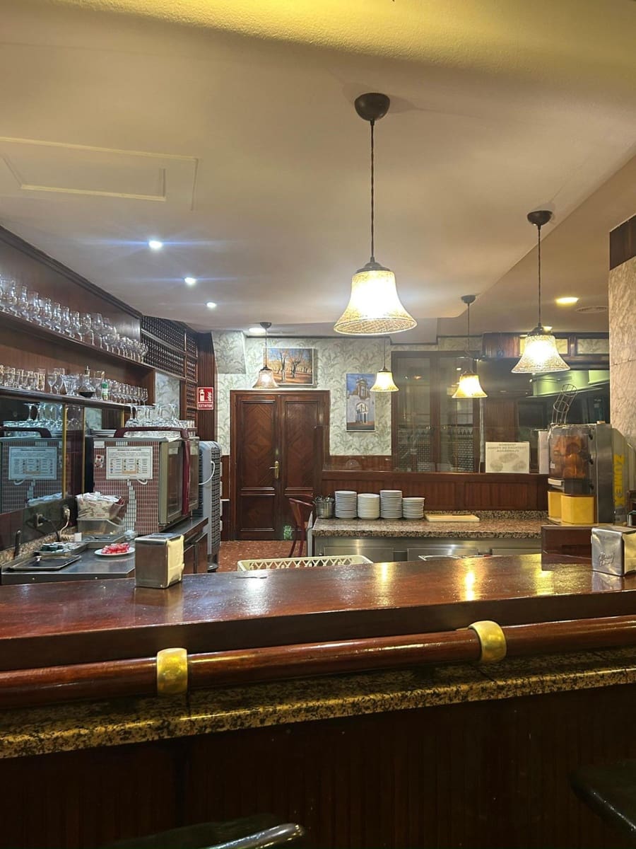 Gewerbe zu verkaufen in San Juan de Aznalfarache - 280.000 € (Ref: 9481254)