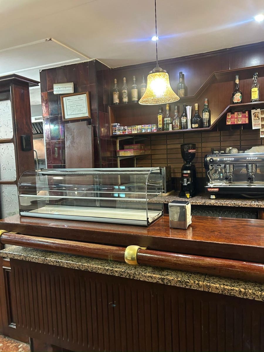 Gewerbe zu verkaufen in San Juan de Aznalfarache - 280.000 € (Ref: 9481254)