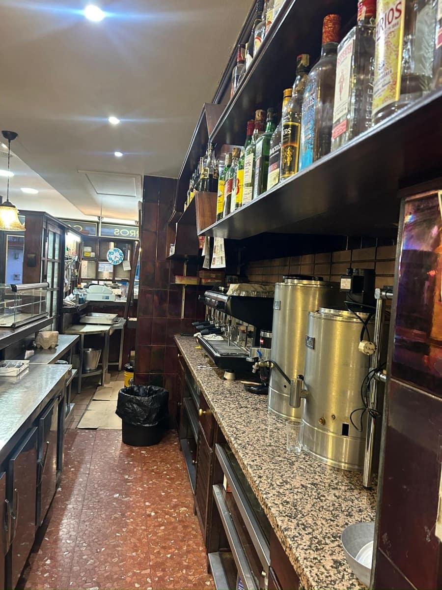 Gewerbe zu verkaufen in San Juan de Aznalfarache - 280.000 € (Ref: 9481254)