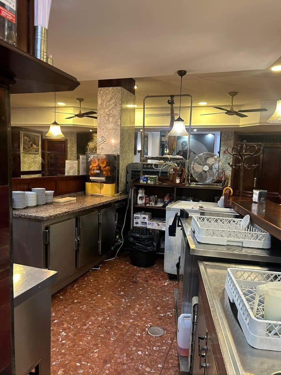 Gewerbe zu verkaufen in San Juan de Aznalfarache - 280.000 € (Ref: 9481254)