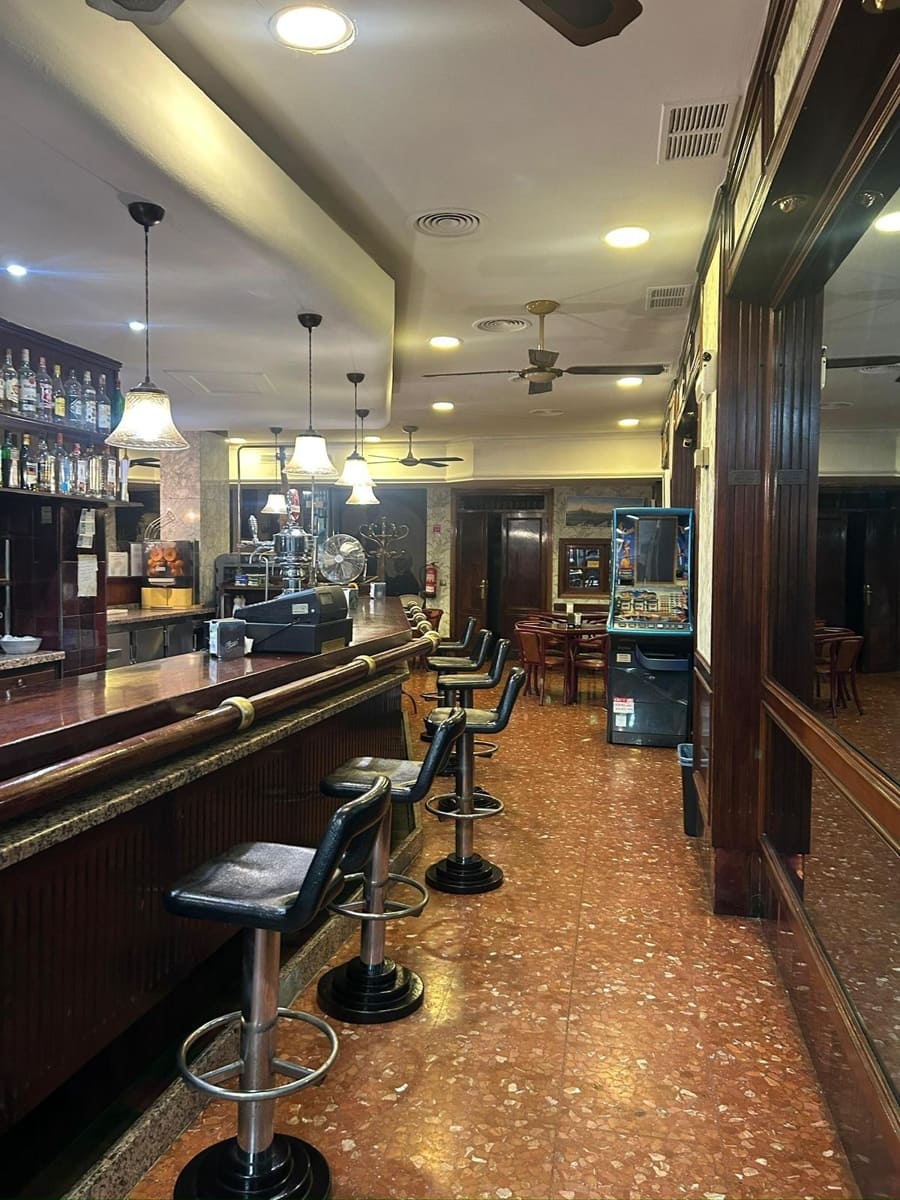 Gewerbe zu verkaufen in San Juan de Aznalfarache - 280.000 € (Ref: 9481254)