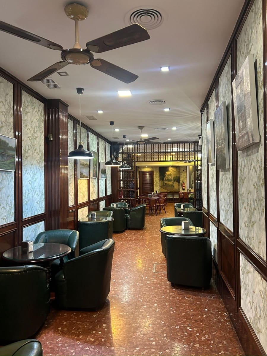 Gewerbe zu verkaufen in San Juan de Aznalfarache - 280.000 € (Ref: 9481254)