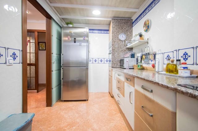 4 bedroom Terraced Villa for sale in Seville city with pool - € 378,167 (Ref: 9482093)