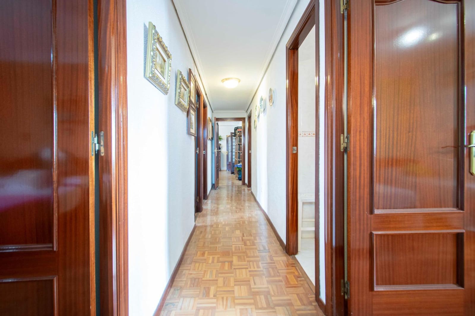 5 bedroom Flat for sale in Seville city - € 345,000 (Ref: 9482094)