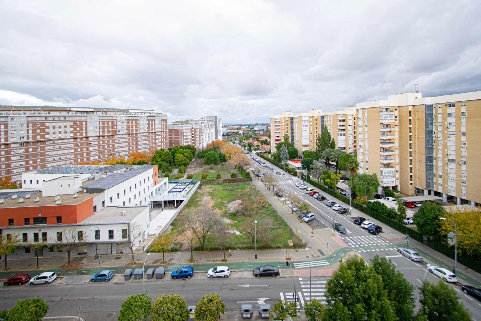 5 bedroom Flat for sale in Seville city - € 345,000 (Ref: 9482094)