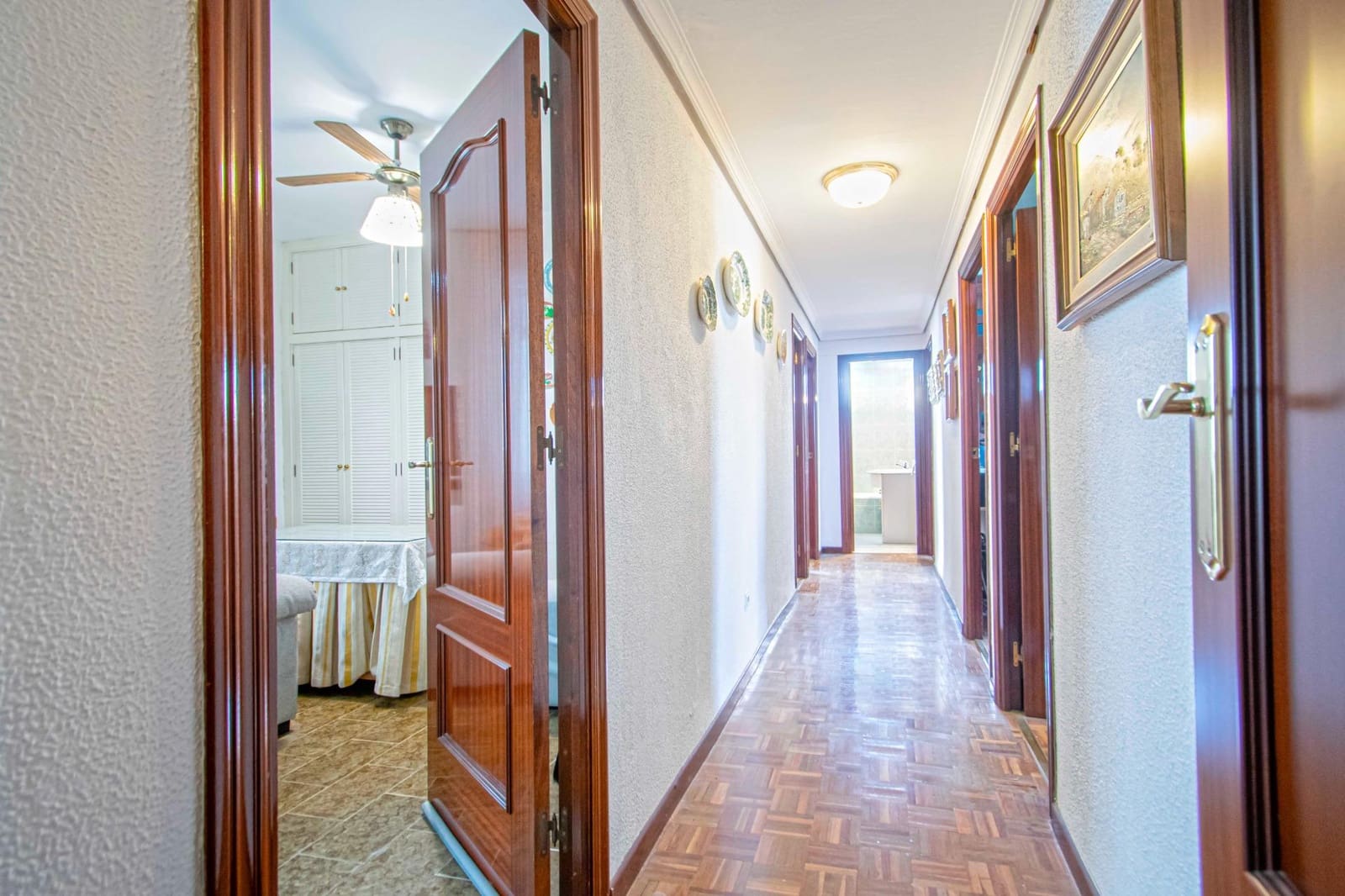 5 bedroom Flat for sale in Seville city - € 345,000 (Ref: 9482094)