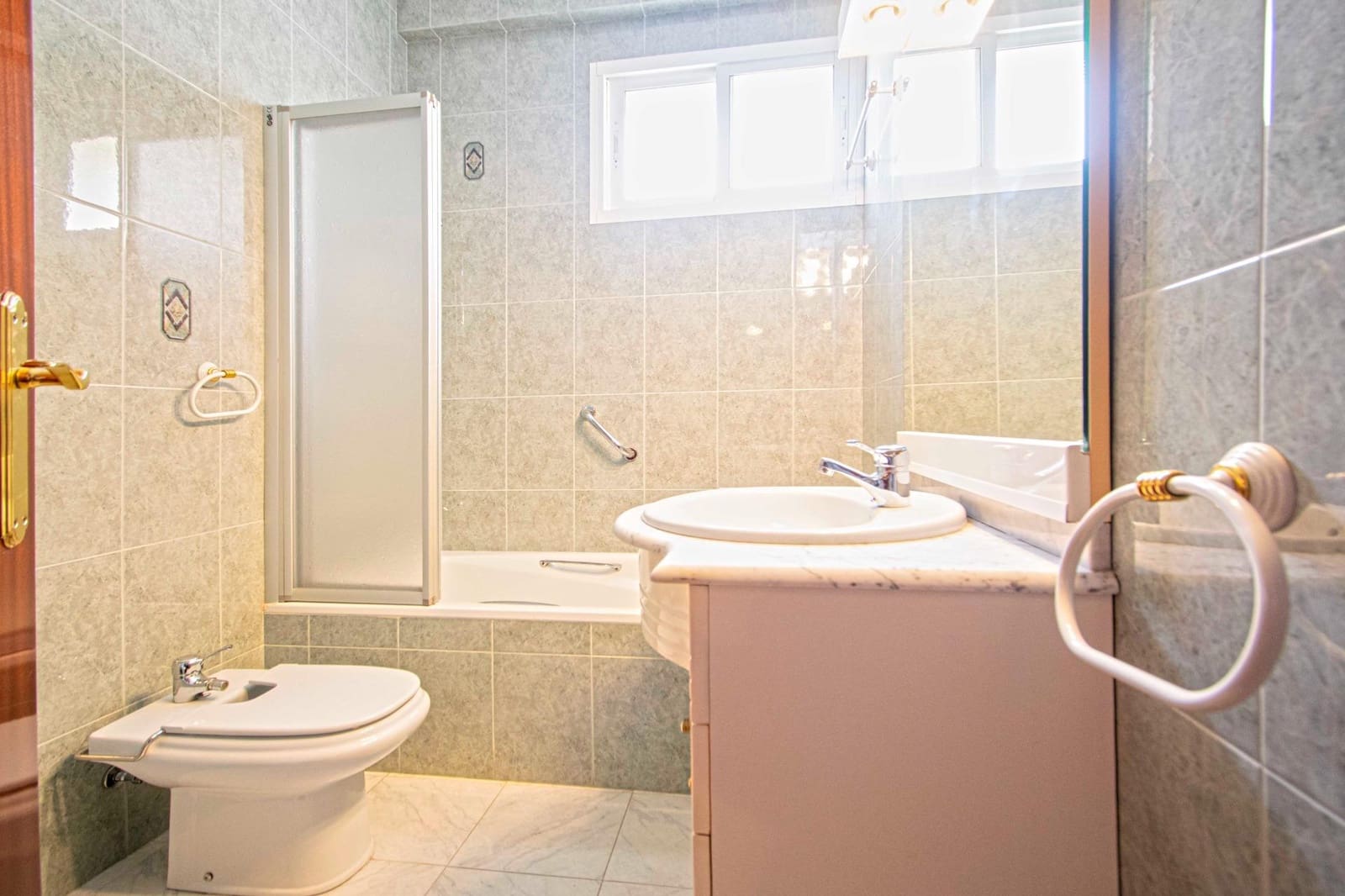 5 bedroom Flat for sale in Seville city - € 345,000 (Ref: 9482094)