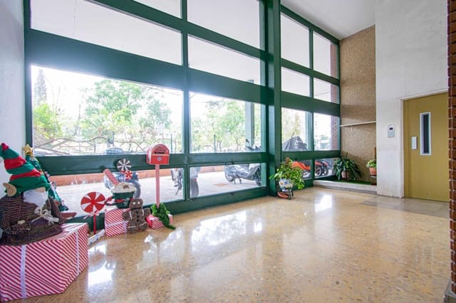 5 bedroom Flat for sale in Santa Clara, Seville city - € 345,000 (Ref: 9482094)