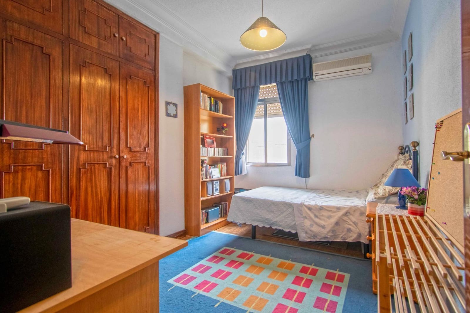 5 bedroom Flat for sale in Seville city - € 345,000 (Ref: 9482094)