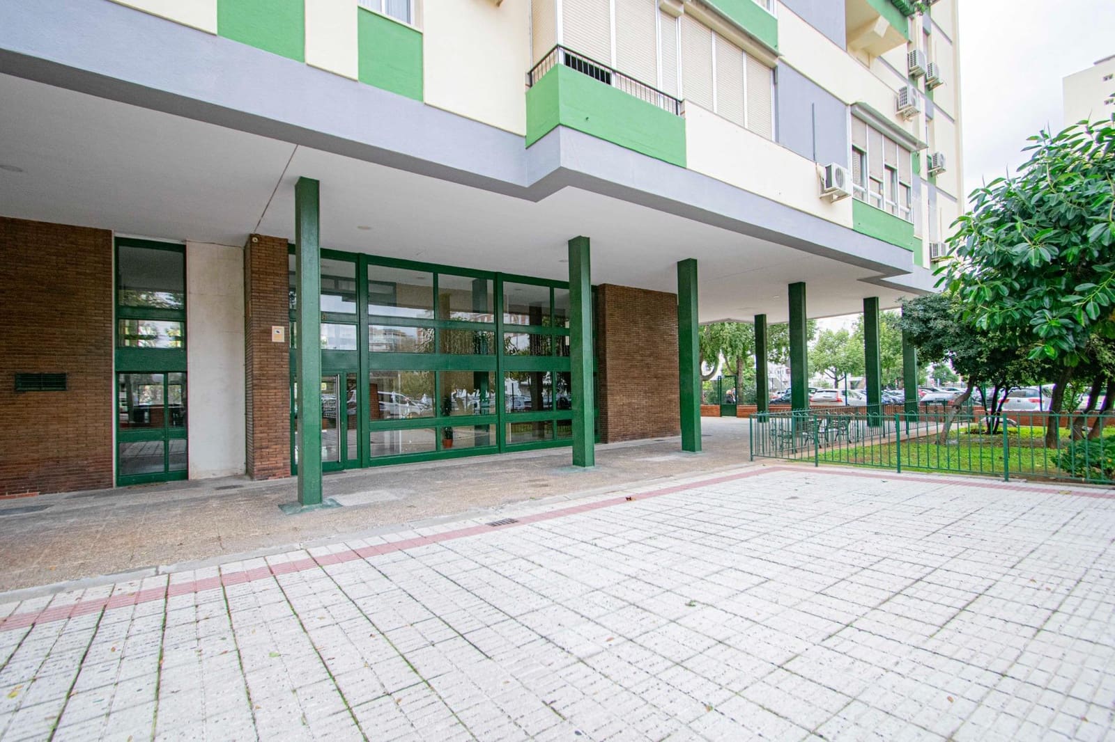 5 bedroom Flat for sale in Seville city - € 345,000 (Ref: 9482094)