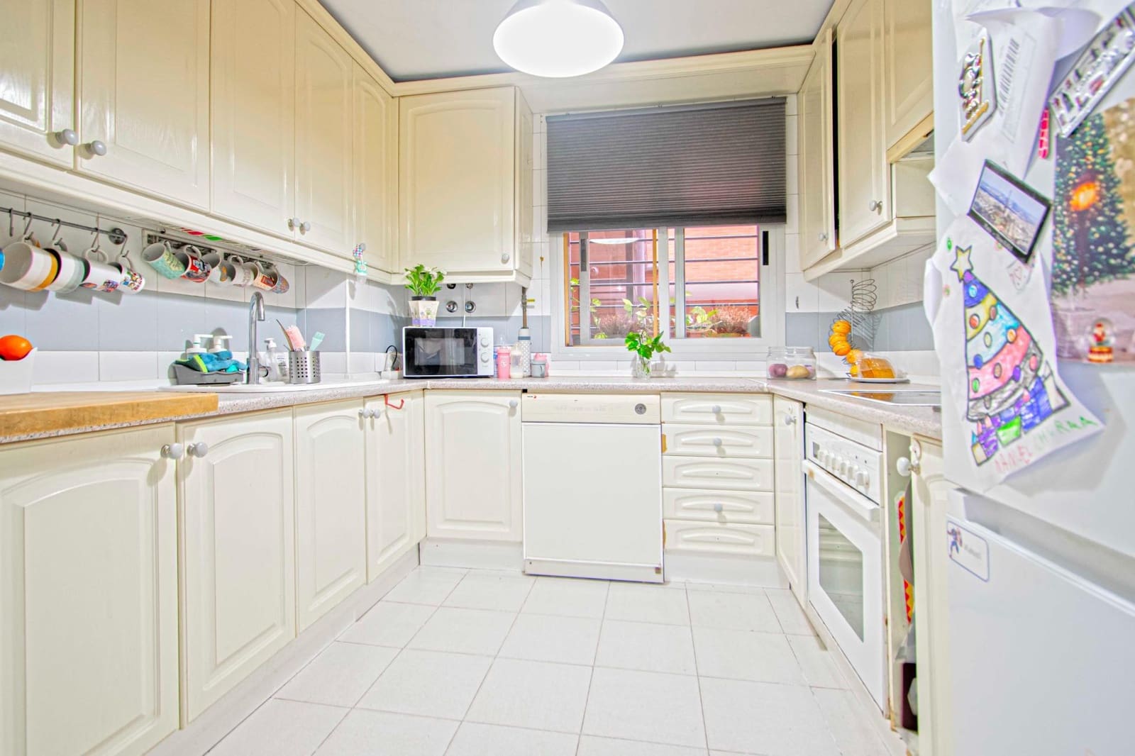 4 bedroom Apartment for sale in Seville city with garage - € 225,000 (Ref: 9482095)