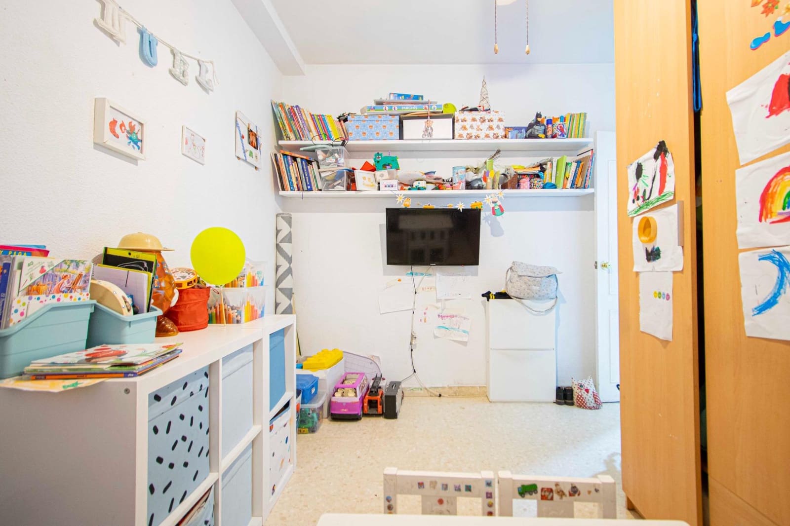 4 bedroom Apartment for sale in Seville city with garage - € 225,000 (Ref: 9482095)