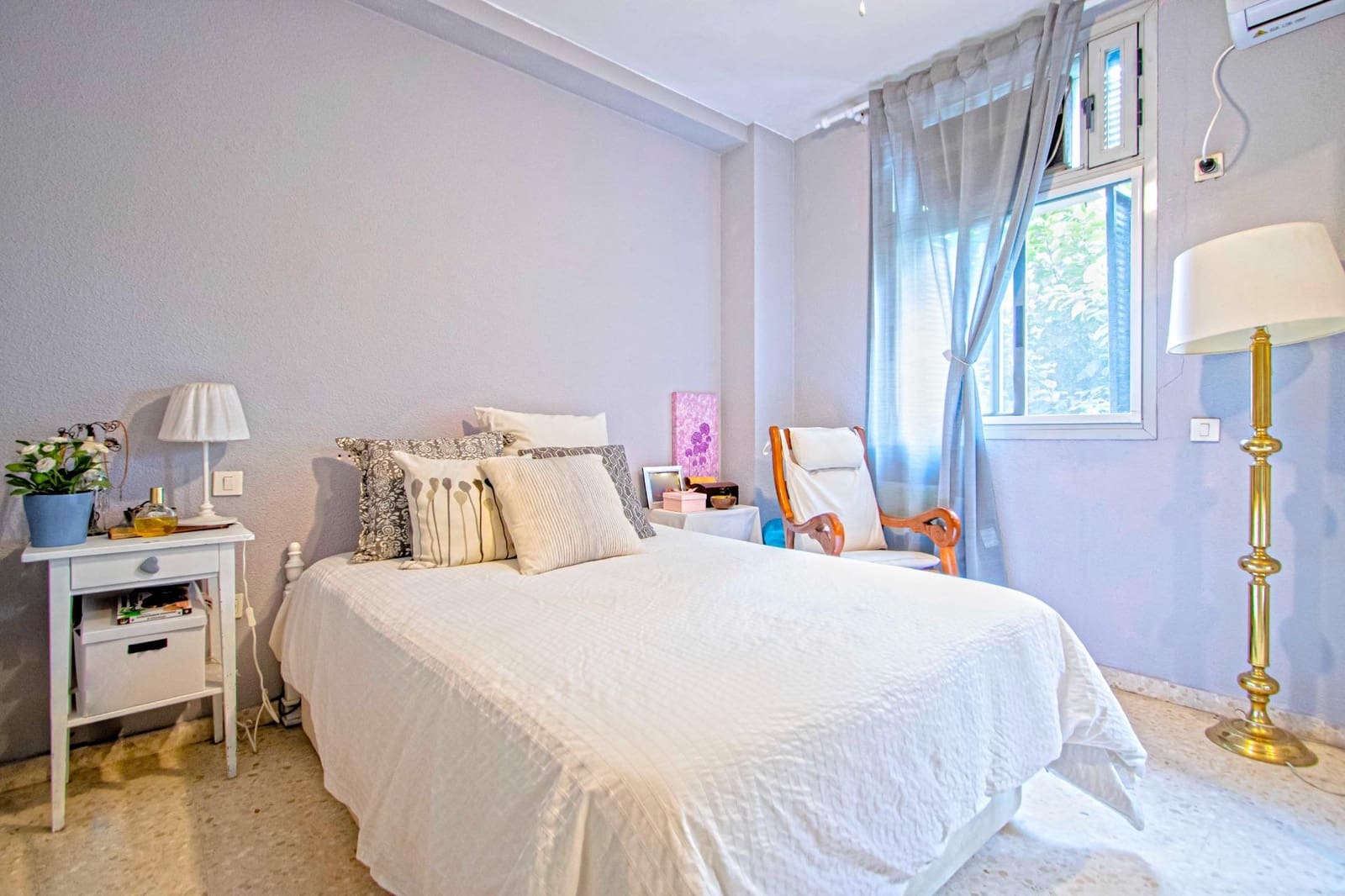 4 bedroom Apartment for sale in Seville city with garage - € 225,000 (Ref: 9482095)