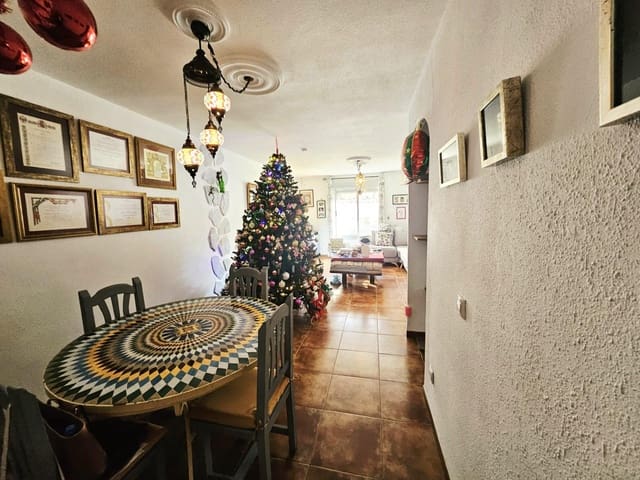 3 soveværelse Rækkehus til salg i Sevilla by - € 349.000 (Ref: 9482097)