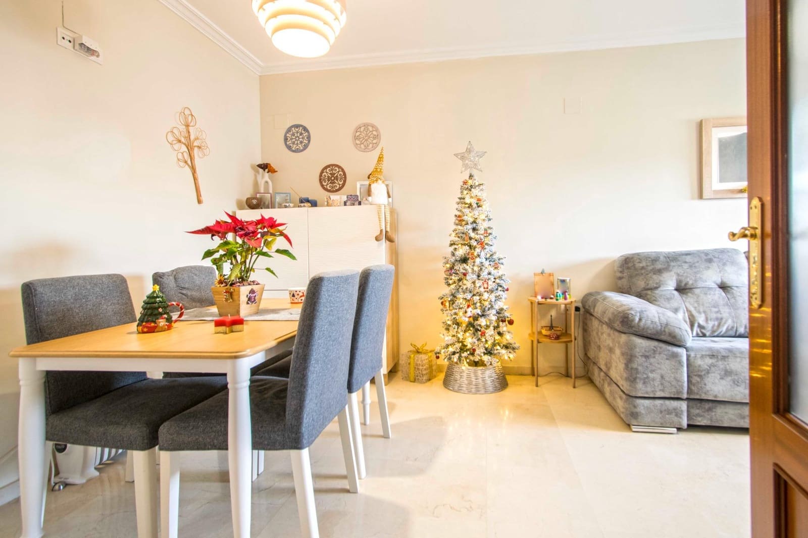 2 soveværelse Lejlighed til salg i Sevilla by med garage - € 210.000 (Ref: 9491487)