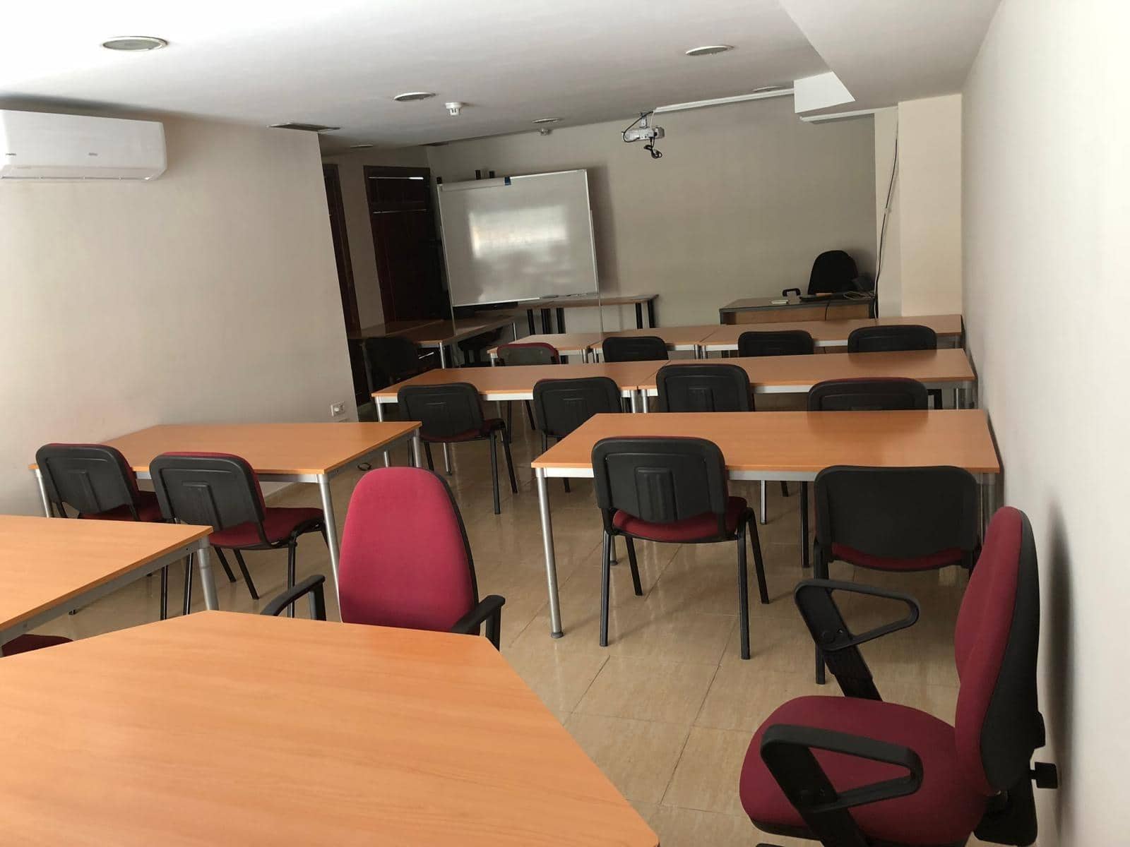 Kommersiell til salgs i Sevilla by - € 140 000 (Ref: 9495336)