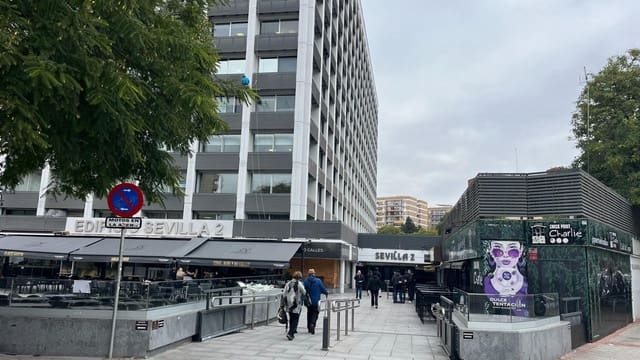 Gewerbe zu verkaufen in Sevilla Stadt - 140.000 € (Ref: 9495336)