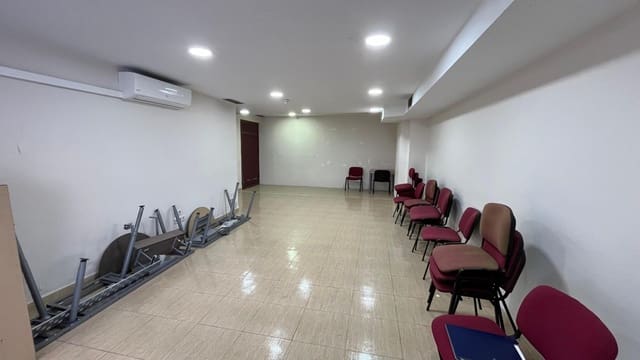 Commercieel te koop in Nervión, Sevilla stad - € 147.000 (Ref: 9495336)