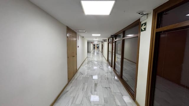 Commercieel te koop in Nervión, Sevilla stad - € 125.000 (Ref: 9495338)