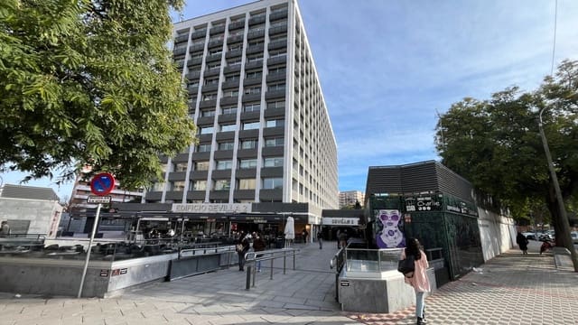 Commercieel te koop in Nervión, Sevilla stad - € 125.000 (Ref: 9495338)